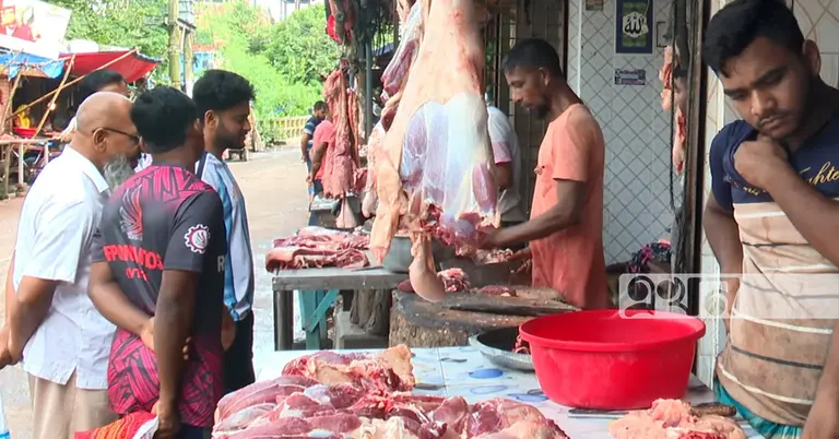 যশোরে একটি মাংসের দোকান
